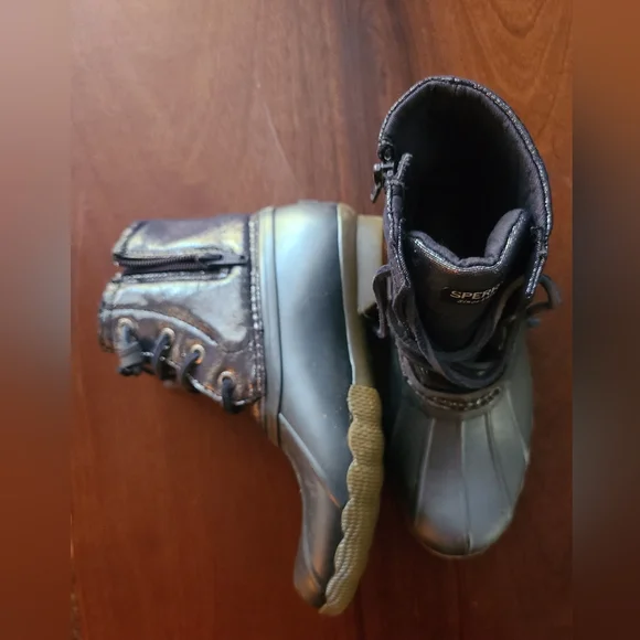 Kids Sperry Saltwater boots size 1 - Picture 2 of 4